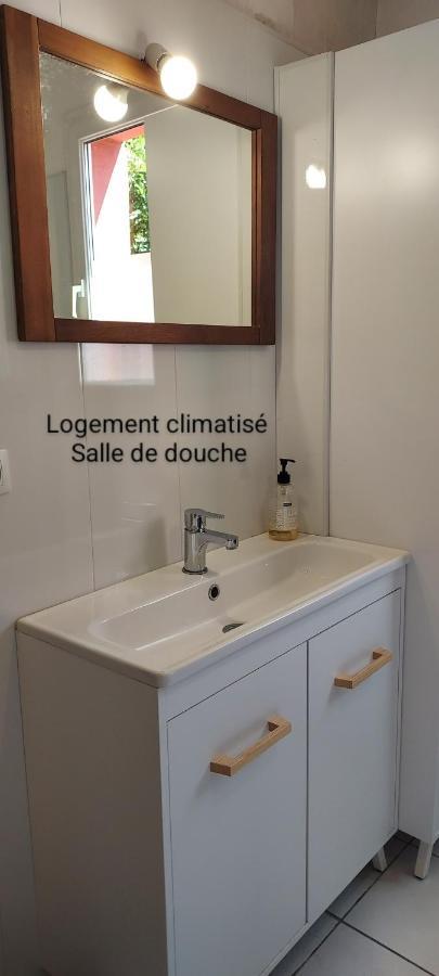 Le Barcares Logement Climatise Pour 6 Personnes, Draps Et Serviettes Non Fournis Air-Conditioned Accommodation For 6 People, Sheets And Towels Not Provided Alojamiento Con Aire Acondicionado Para 6 Personas, Sabanas Y Toallas No Incluidas Extérieur photo