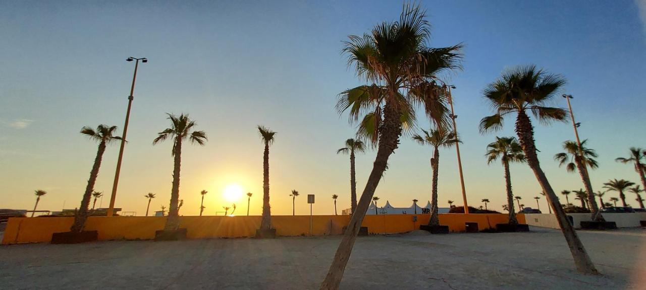 Le Barcares Logement Climatise Pour 6 Personnes, Draps Et Serviettes Non Fournis Air-Conditioned Accommodation For 6 People, Sheets And Towels Not Provided Alojamiento Con Aire Acondicionado Para 6 Personas, Sabanas Y Toallas No Incluidas Extérieur photo